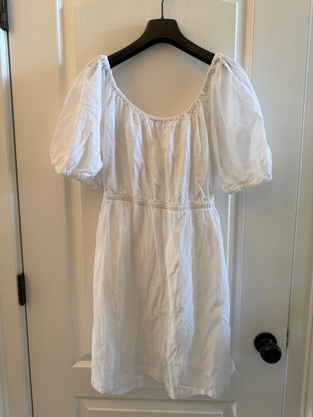 Old Navy White Puff Sleeve Backless Dress